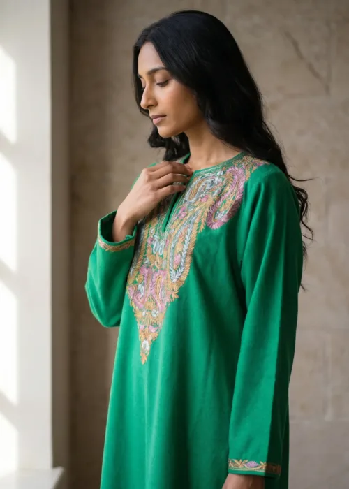 Poshkaar – Green Acro Wool Aari Embroidered Pheran