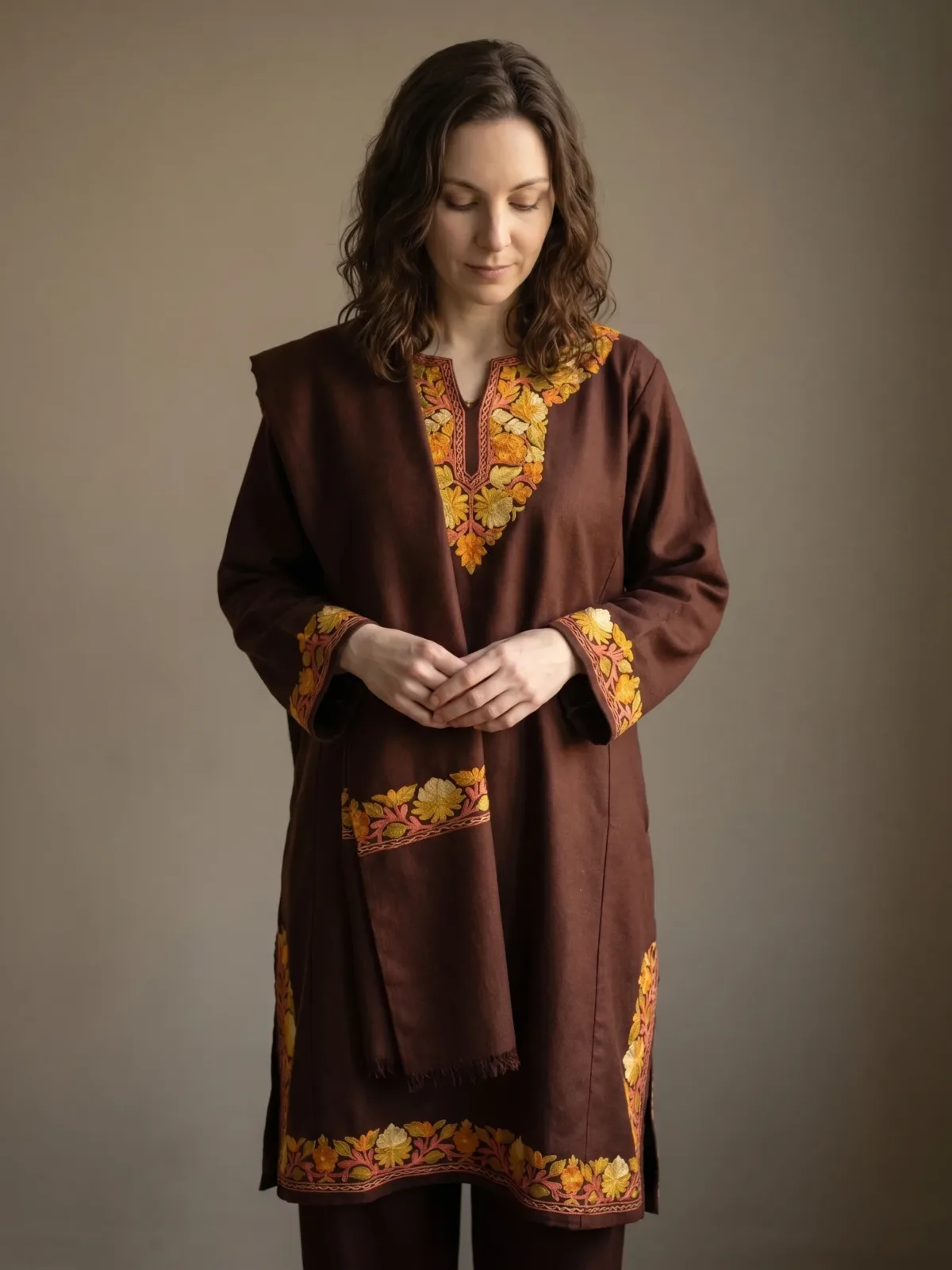 Rang-e-Zardkhiz Aari Embroidered Acro Wool Pheran Set (Pheran, Scarf & Trousers)