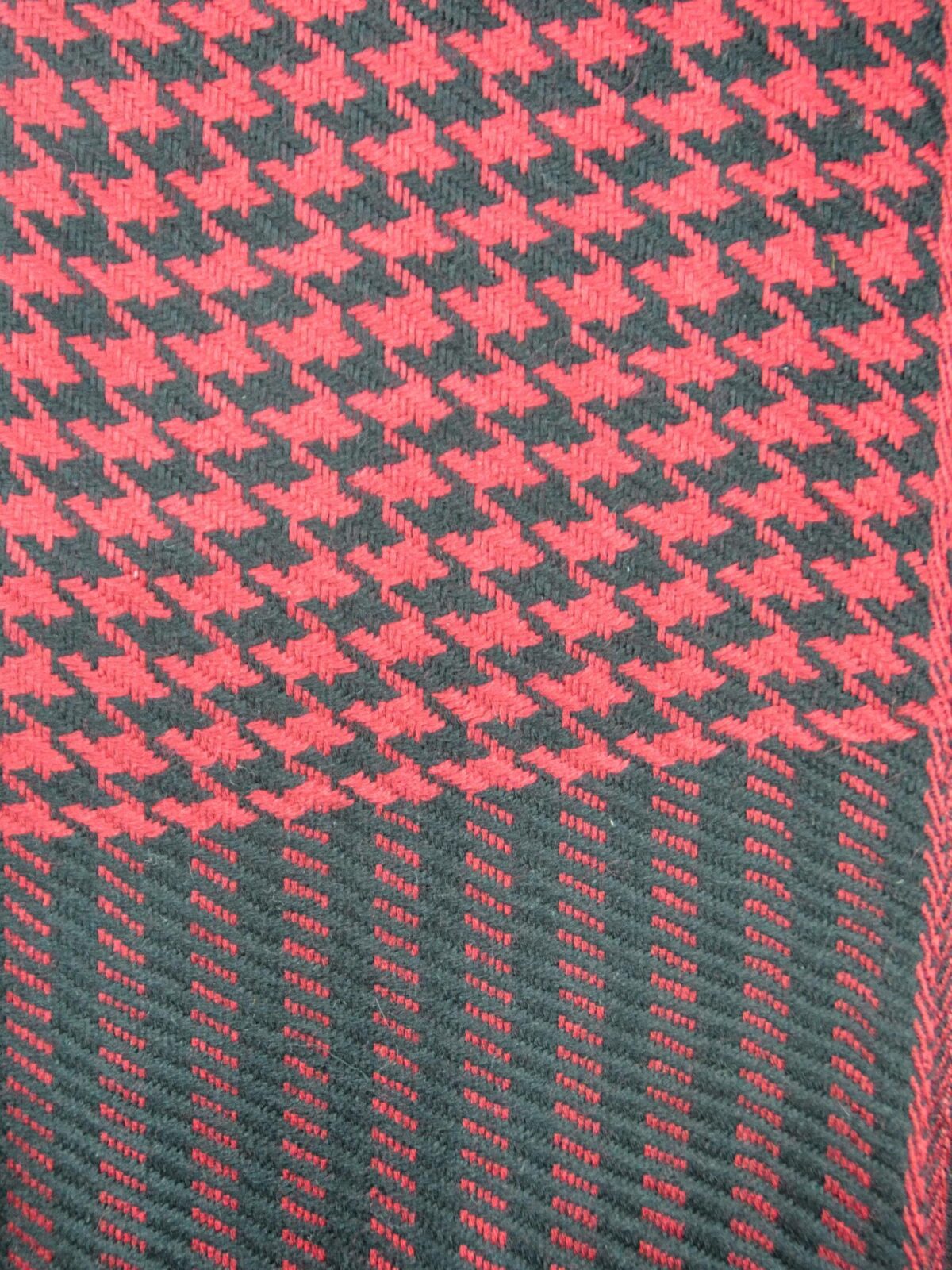 Heritage Pashmina® Crimson Houndstooth Heritage Muffler