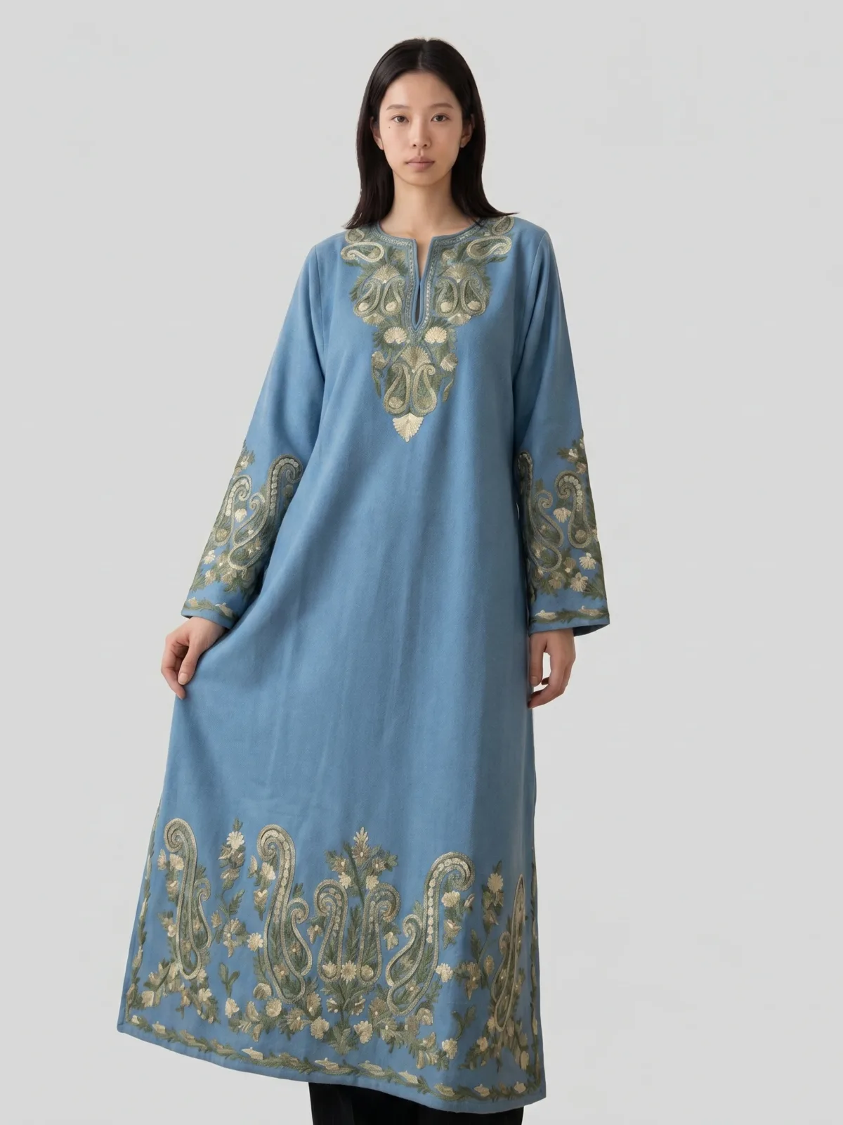 Zewar-e-Neel Kashmiri Acro Wool Aari-Embroidered Pheran