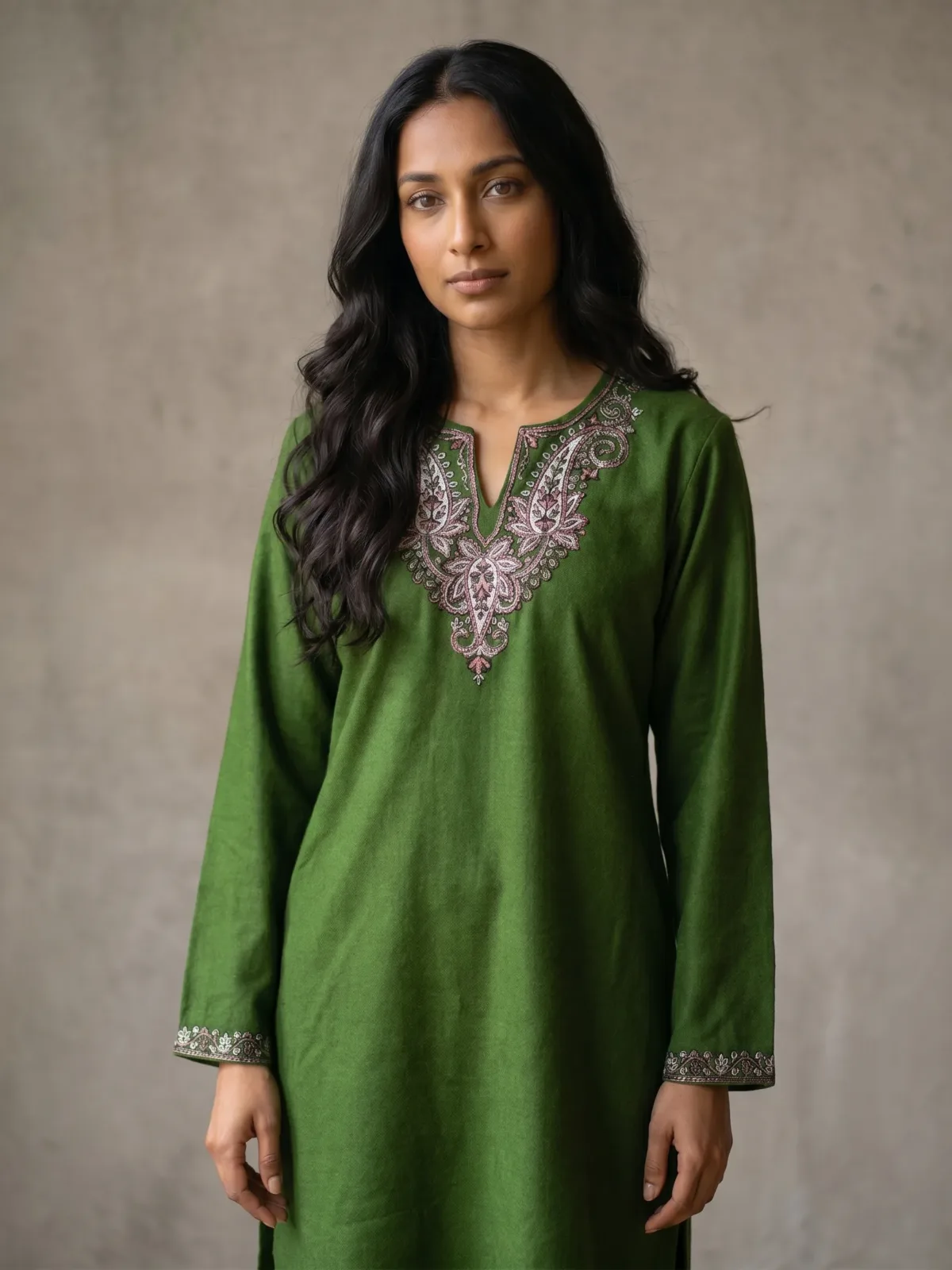Jadevine Embroidered Kashmiri Kurti
