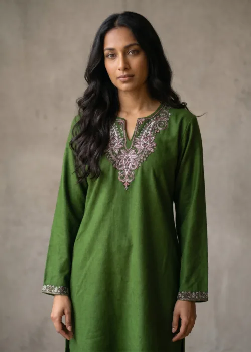 Jadevine Embroidered Kashmiri Kurti