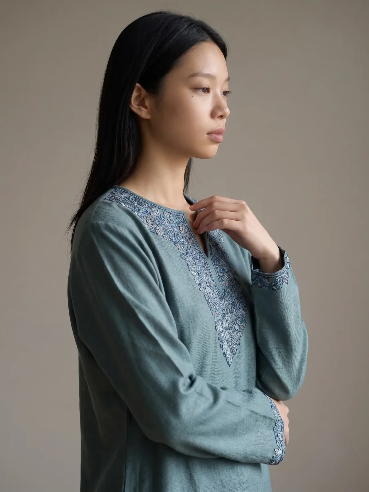 Mistleaf Kashmiri Short Kurti