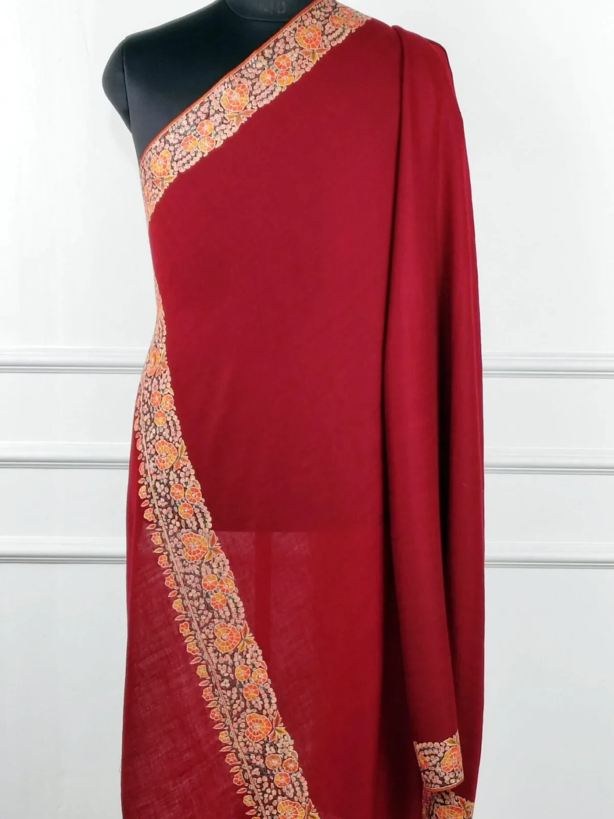Noor-e-Zar Sozni Shawl