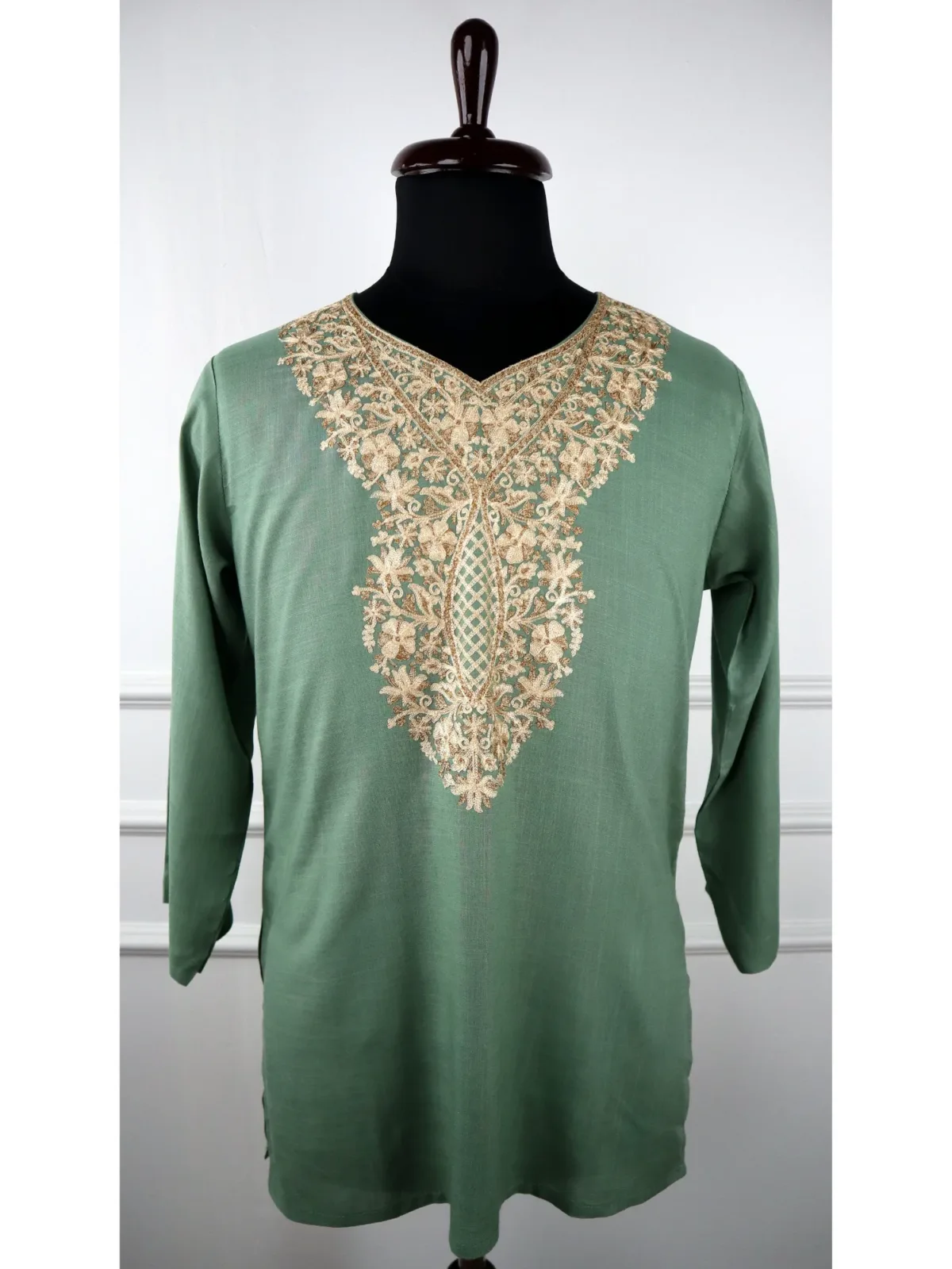 Sosan Aasmaan Cotton Kurti in Green with Gold Embroidery
