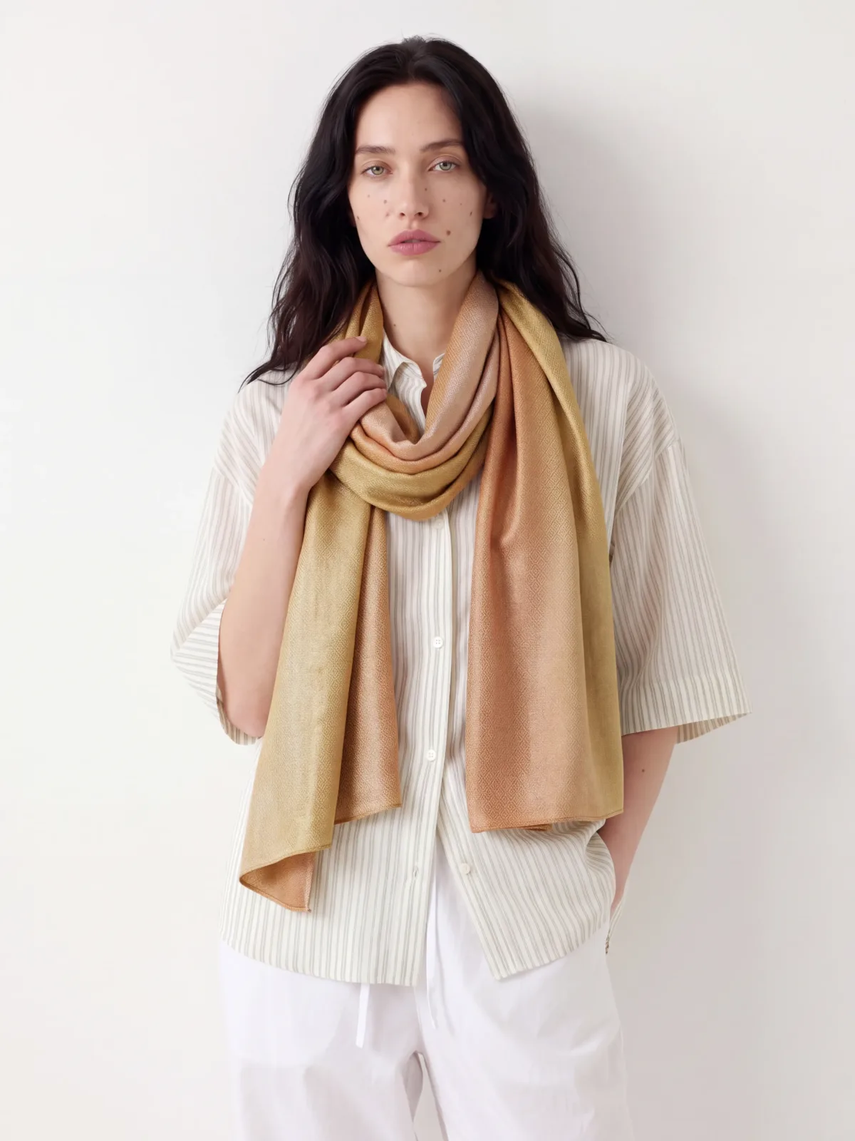 Reversible Zar o Gulaab e Kashmir Merino Silk Scarf