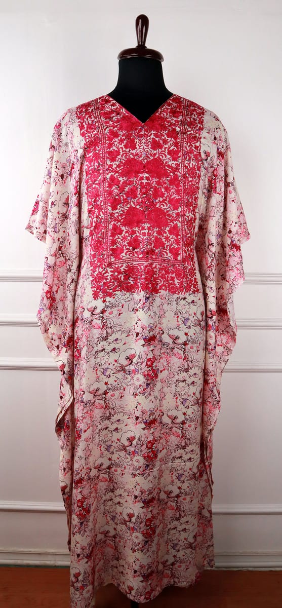 Saz e Waadi Muslin Kaftan in Cream with Floral Embroidery