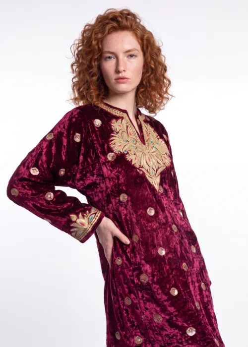 Gulzar-e-Zar Kashmiri Velvet Pheran Set