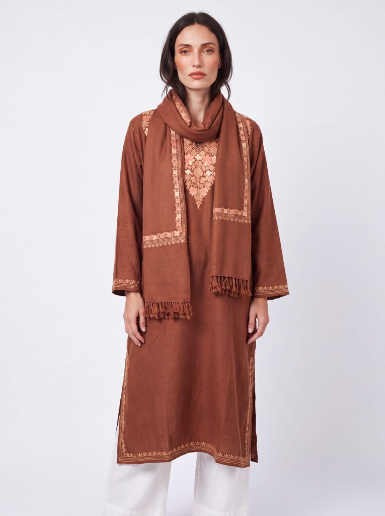 Shaam-e-Russet Aari Embroidered Wool Pheran