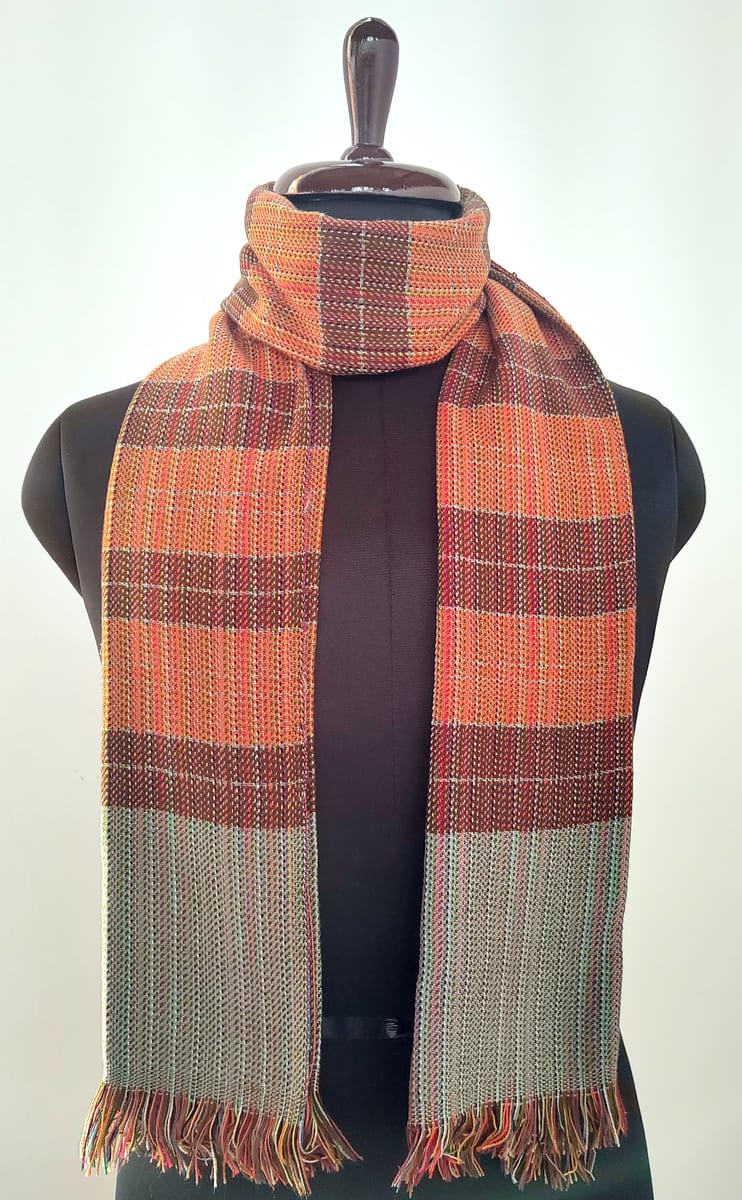 Taara e Shab Kashmiri Acro Wool Muffler in Orange